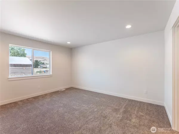 Wenatchee, WA 98801,70 Salmon DR