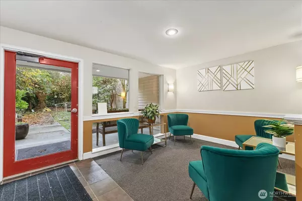 Seattle, WA 98115,132 NE 95th ST #B309