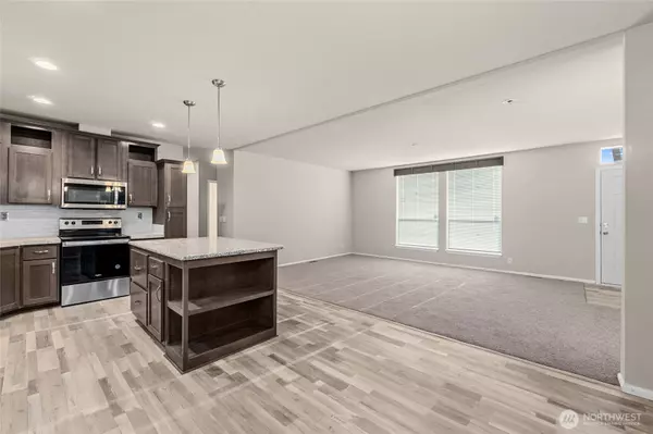 Chewelah, WA 99109,906 Valley AVE