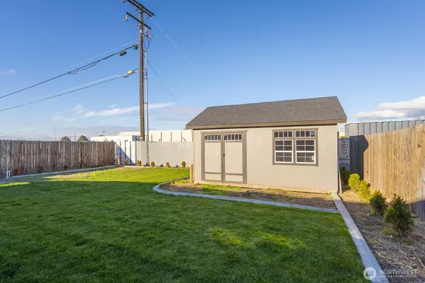 Moses Lake, WA 98837,1406 E Nen DR