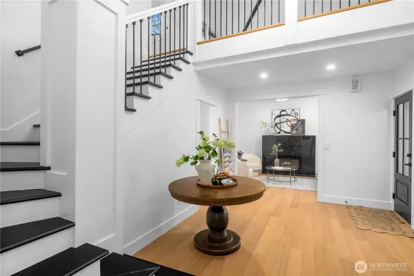 Seattle, WA 98109,1014 4th AVE N