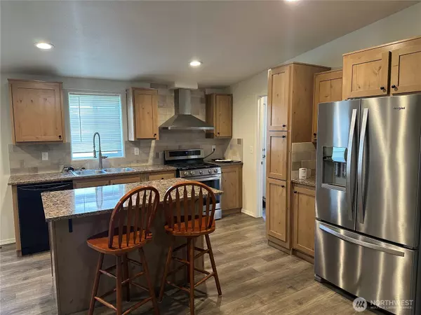 Mossyrock, WA 98564,206 Mossyrock RD W