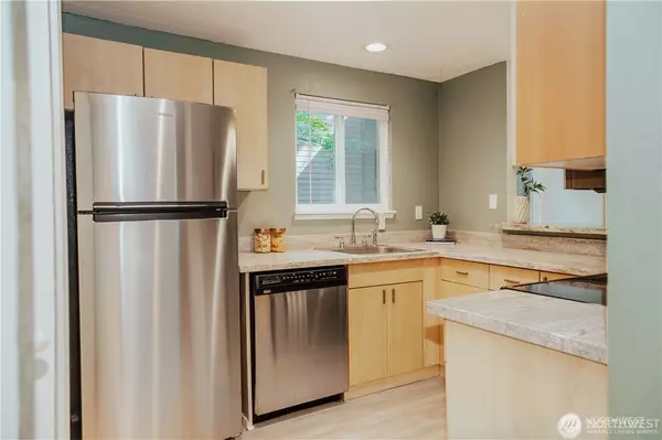 Bellevue, WA 98007,14409 NE 30th PL #A23