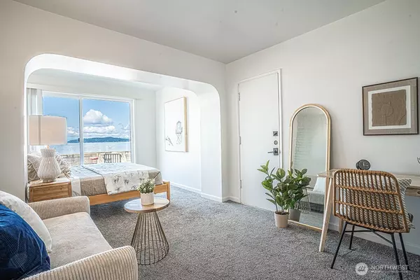 Seattle, WA 98116,4027 Beach Drive SW #1