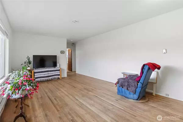 Longview, WA 98632,2947 Douglas St