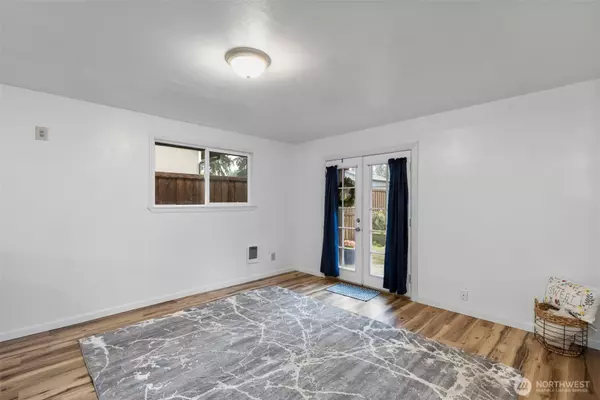 Belfair, WA 98528,31 NE Larson Lake LN