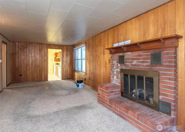 Seattle, WA 98103,747 N 78th ST