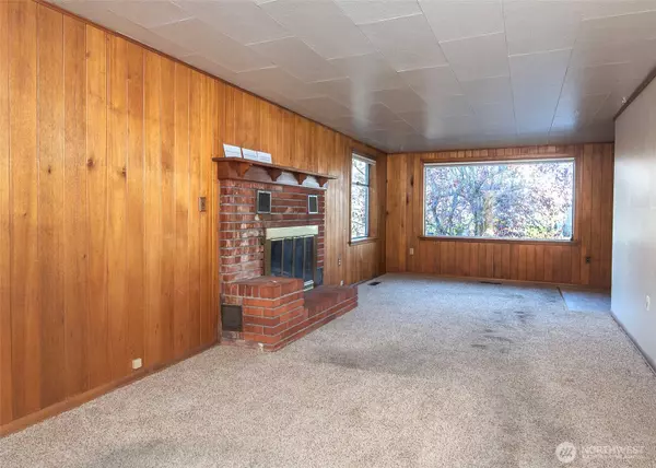 Seattle, WA 98103,747 N 78th ST