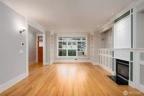 Seattle, WA 98115,6215 22nd AVE NE