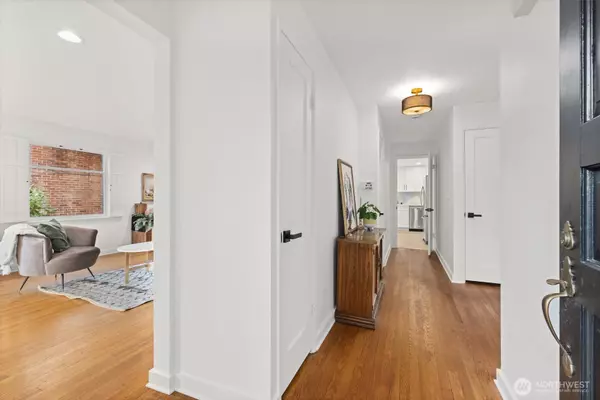 Seattle, WA 98115,9222 40th AVE NE