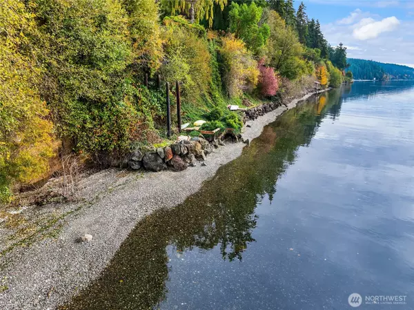 Bainbridge Island, WA 98110,9674 Olympus Beach RD