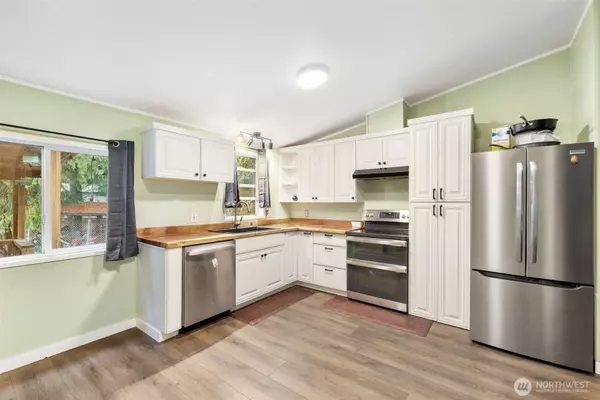 Concrete, WA 98237,42037 Pine ST