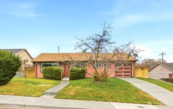 614 W Loop DR, Moses Lake, WA 98837