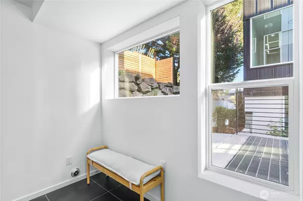 Seattle, WA 98125,12512 35th AVE NE #B