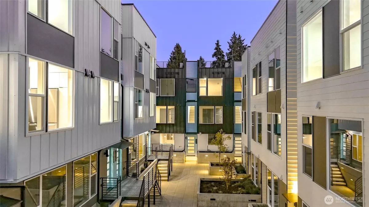 Seattle, WA 98125,12512 35th AVE NE #B