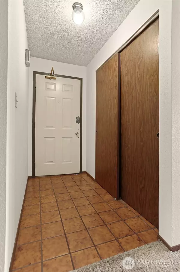 Seattle, WA 98106,9020 25th AVE SW #201