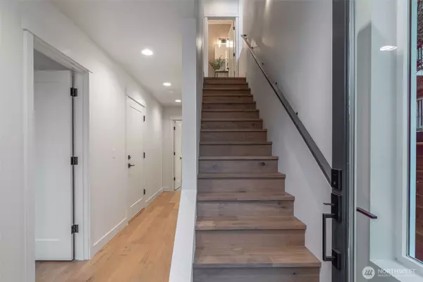 Seattle, WA 98115,6514 23rd AVE NE