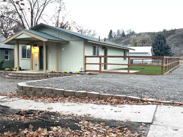 129 Cedar ST N, Omak, WA 98841