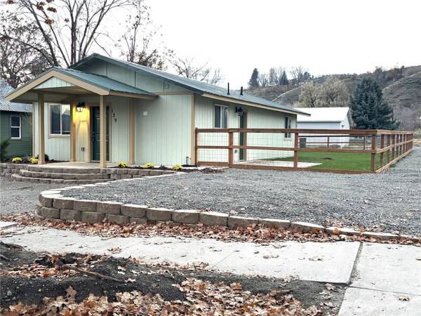 129 Cedar ST N, Omak, WA 98841