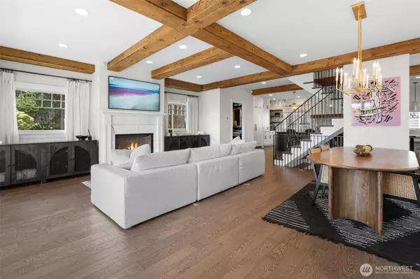 Seattle, WA 98109,312 Prospect ST