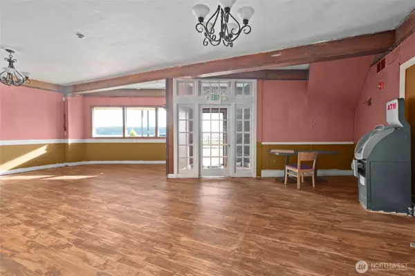 Oak Harbor, WA 98277,930 SE Pioneer WAY