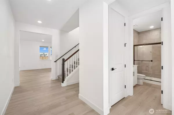 Port Orchard, WA 98367,4162 SW Muller LN #309