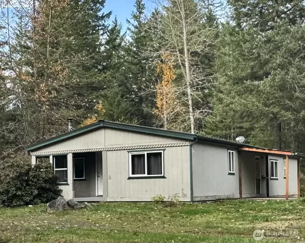 670 NW Mallard LN, Seabeck, WA 98380