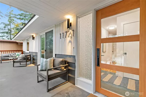 Seattle, WA 98125,11721 24th AVE NE