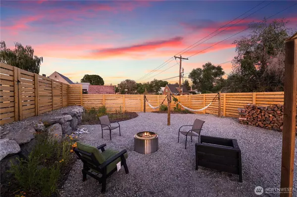 Chelan, WA 98816,704 E Woodin AVE