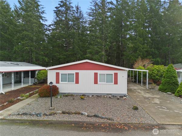4 Blitzen LN, Shelton, WA 98584
