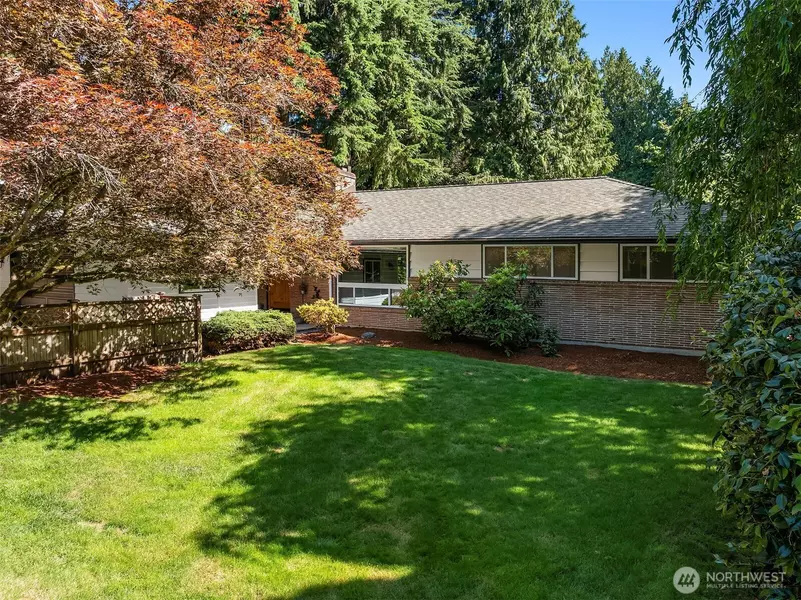 7245 NE 170th ST, Kenmore, WA 98028