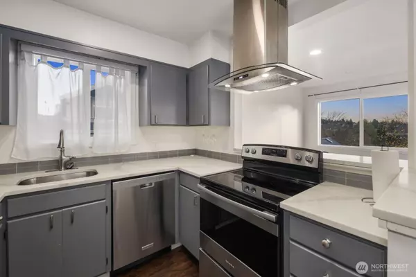 Seattle, WA 98118,4028 38TH AVE S