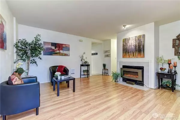 Mukilteo, WA 98275,5300 Harbour Pointe BLVD #304C