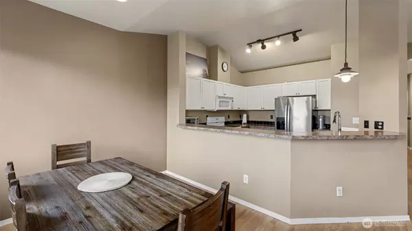 Renton, WA 98055,1500 S 18th ST #S202