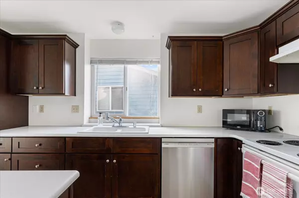 Oak Harbor, WA 98277,537 NE Ellis WAY #A202