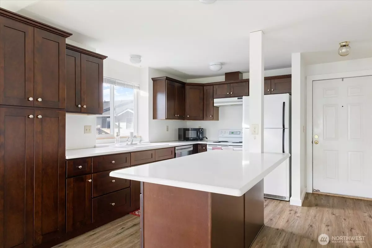 Oak Harbor, WA 98277,537 NE Ellis WAY #A202