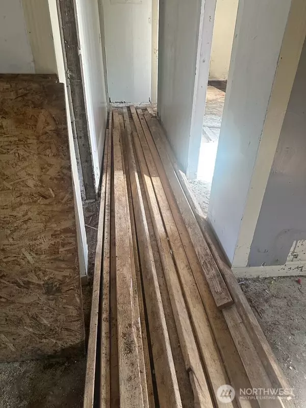 Renton, WA 98058,12217 SE Petrovitsky RD