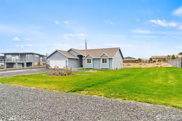 894 Desert Aire DR SW, Moses Lake, WA 99349