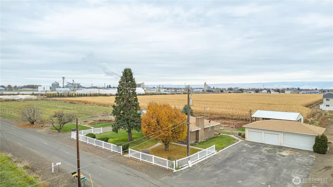 10586 NW P.2 RD, Quincy, WA 98848