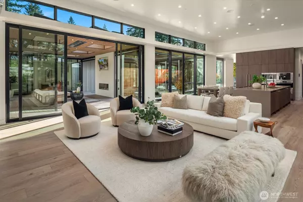 Bellevue, WA 98004,10620 SE 22nd ST