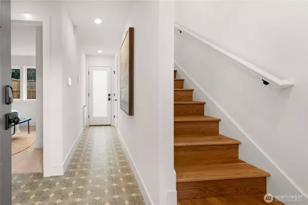 Seattle, WA 98199,4048 32nd AVE W #B