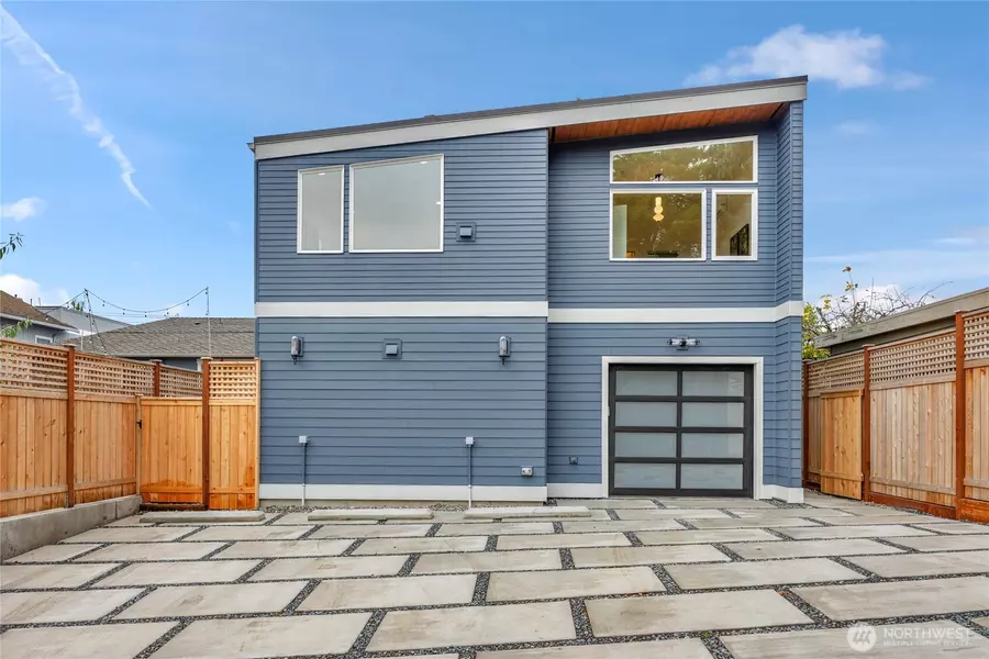 4050 32nd AVE W, Seattle, WA 98199