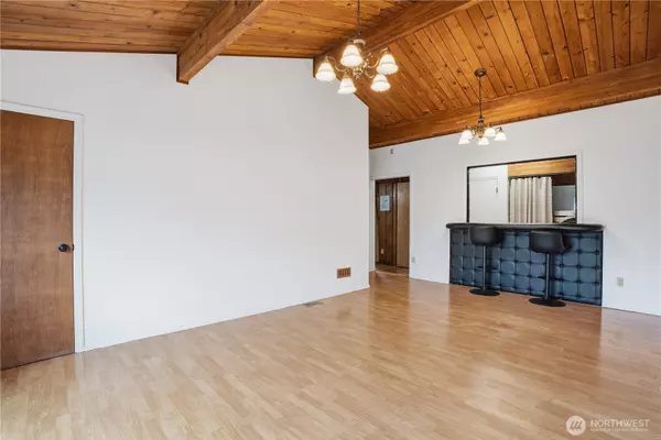 Glenoma, WA 98336,8442 US HWY 12