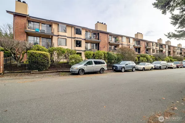 22700 28th AVE S #208, Des Moines, WA 98198