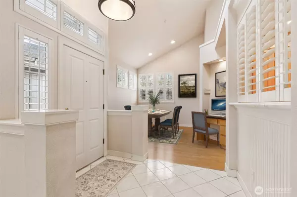 Issaquah, WA 98027,120 Newport WAY NW #16