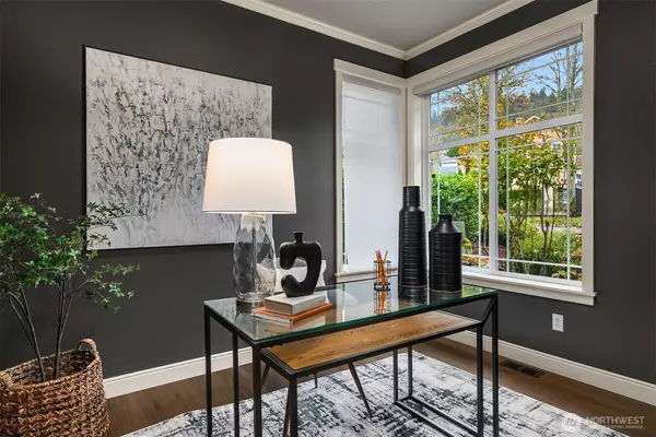 Issaquah, WA 98027,920 Big Tree DR NW