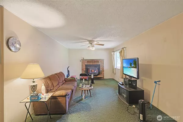 Edgewood, WA 98372,2725 112th AVE E