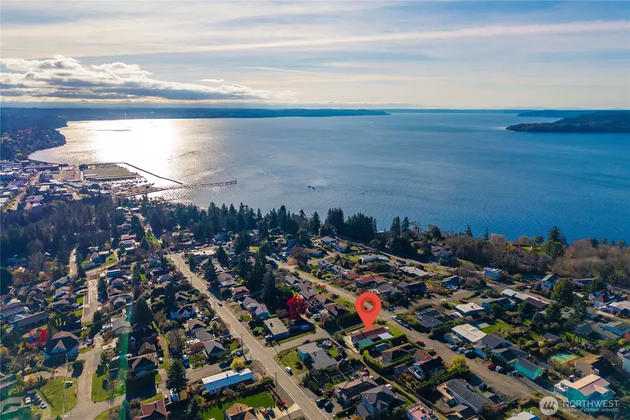 304 S 213th ST, Des Moines, WA 98198