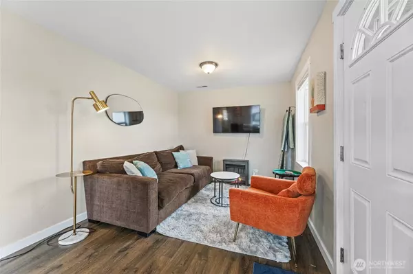 Enumclaw, WA 98022,1234 Lincoln AVE #A