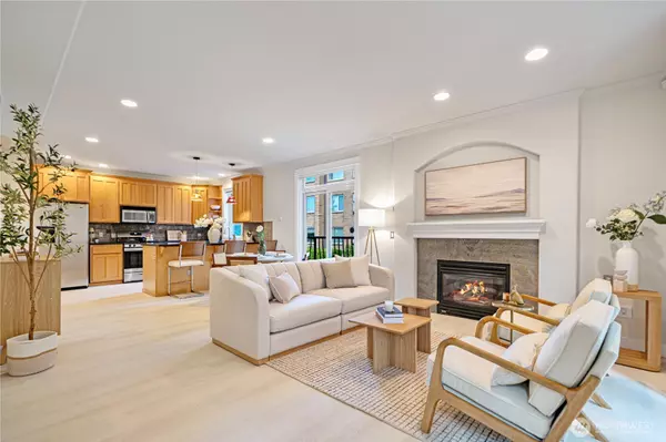 Seattle, WA 98102,422 Federal Ave E #B